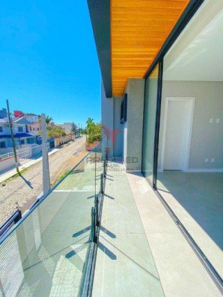 Imagem Casa com 3 Quartos à Venda, 200 m² em Itacolomi - Balneário Piçarras
