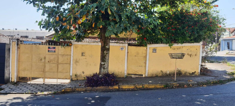Casa com 3 Quartos à Venda, 140 m² em Chácara Do Visconde - Taubaté