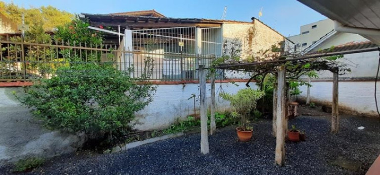 Imagem Sobrado com 3 Quartos à Venda, 202 m² em Bucarein - Joinville