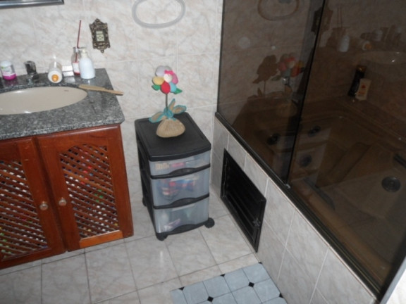 Imagem Casa com 2 Quartos à Venda, 170 m² em Marapé - Santos Imagem Casa com 2 Quartos à Venda, 170 m² em Marapé - Santos