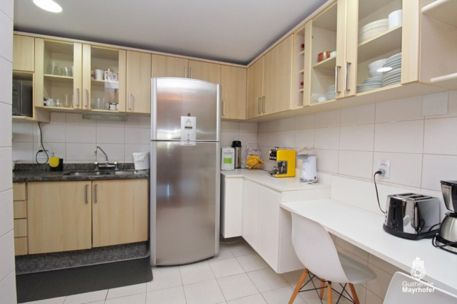 Imagem Imóvel com 3 Quartos à Venda, 104 m² em Menino Deus - Porto Alegre Imagem Imóvel com 3 Quartos à Venda, 104 m² em Menino Deus - Porto Alegre