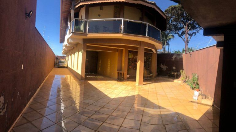 Sobrado com 4 Quartos à Venda, 446 m² em Jardim Santa Rita De Cássia - Bragança Paulista