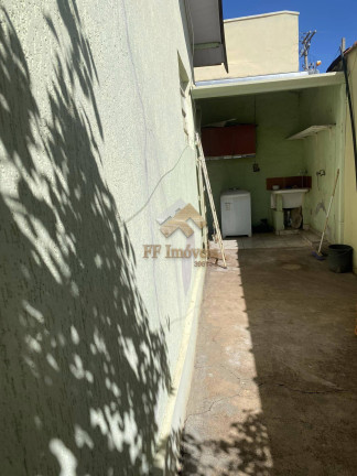 Imagem Casa com 2 Quartos à Venda, 158 m² em São Carlos