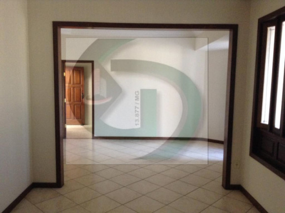 Imagem Casa com 6 Quartos à Venda, 380 m²