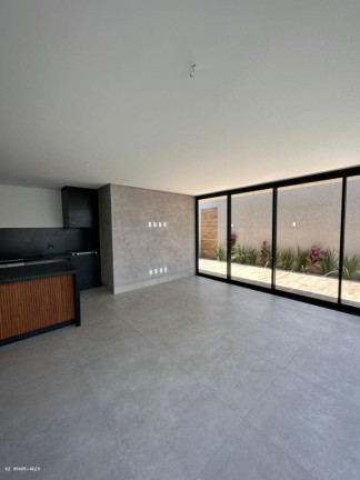 Imagem Casa com 4 Quartos à Venda, 290 m² em Jardins Madri - Goiânia Imagem Casa com 4 Quartos à Venda, 290 m² em Jardins Madri - Goiânia