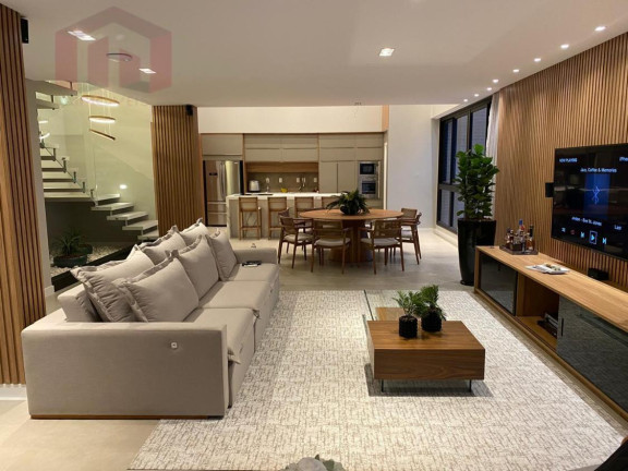 Imagem Imóvel com 3 Quartos à Venda, 234 m² Imagem Imóvel com 3 Quartos à Venda, 234 m²