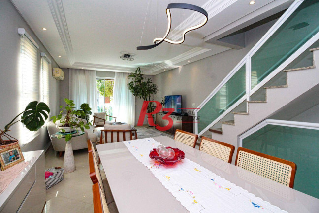 Imagem Sobrado com 4 Quartos à Venda, 227 m² em Boqueirão - Santos