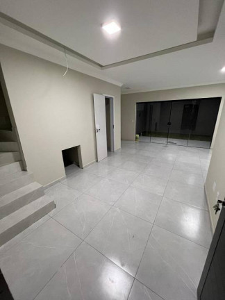 Imagem Casa com 2 Quartos à Venda, 110 m² em Ingleses Do Rio Vermelho - Florianópolis