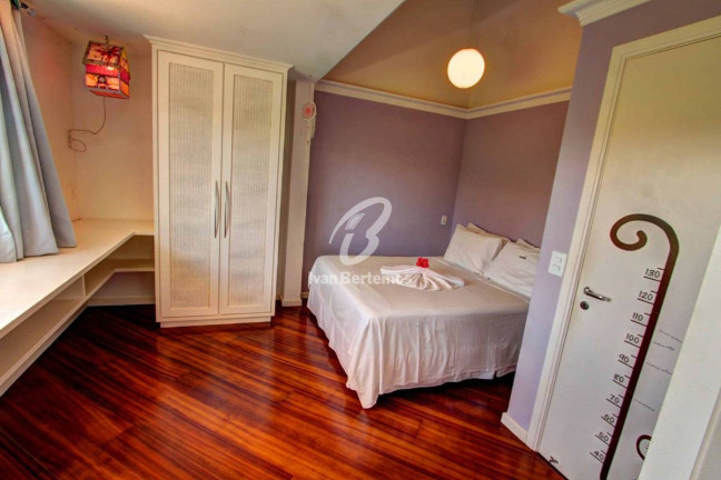Imagem Casa com 5 Quartos para Temporada, em Canto Grande - Bombinhas Imagem Casa com 5 Quartos para Temporada, em Canto Grande - Bombinhas