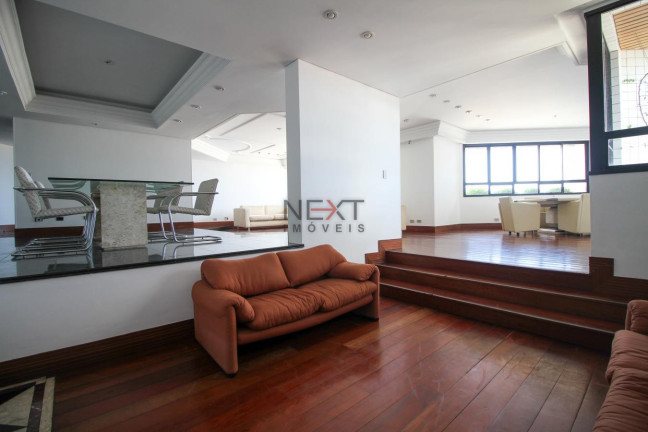 Imagem Cobertura com 4 Quartos à Venda, 641 m² em água Verde - Curitiba