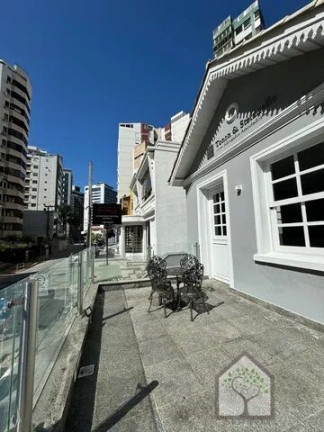 Imagem Casa com 3 Quartos à Venda, 100 m² em Centro - Florianópolis Imagem Casa com 3 Quartos à Venda, 100 m² em Centro - Florianópolis