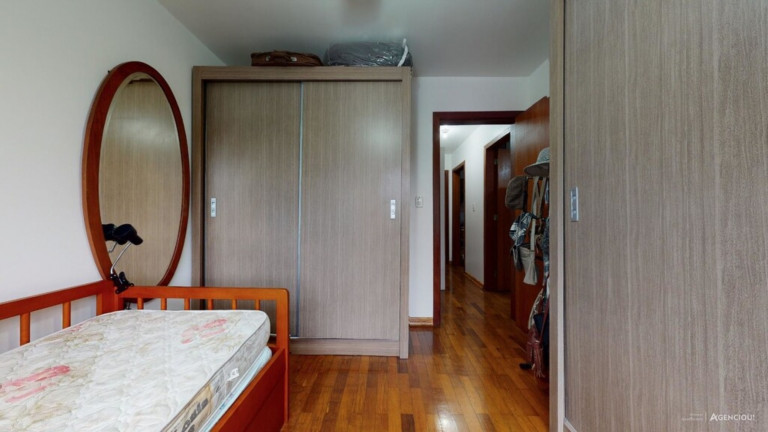 Imagem Imóvel com 3 Quartos à Venda, 104 m² em Petrópolis - Porto Alegre Imagem Imóvel com 3 Quartos à Venda, 104 m² em Petrópolis - Porto Alegre