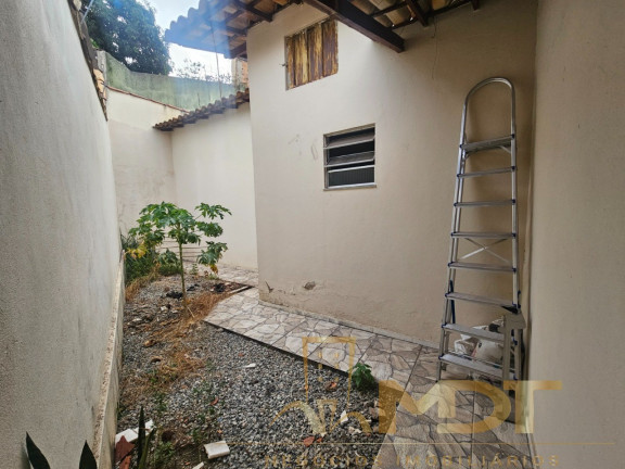 Imagem Casa com 3 Quartos à Venda, 140 m² em Santa Mônica - Belo Horizonte Imagem Casa com 3 Quartos à Venda, 140 m² em Santa Mônica - Belo Horizonte
