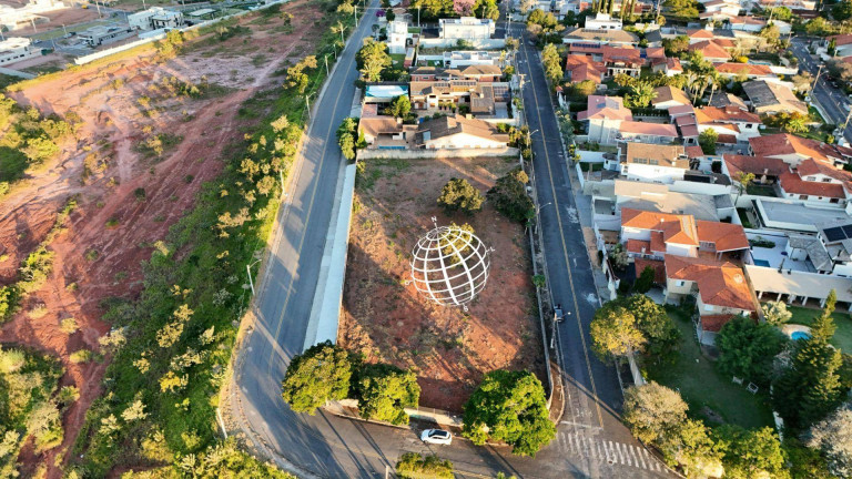 Terreno à Venda, 637 m² em Jardim Itaperi - Atibaia
