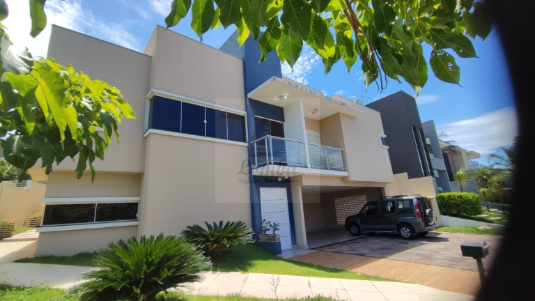 Casa com 5 Quartos para Alugar, 382 m² em Jardim Itália - Cuiabá