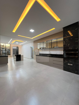 Imagem Casa com 3 Quartos à Venda, 180 m² em Moinho Dos Ventos - Goiânia