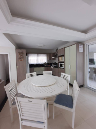 Imagem Casa com 4 Quartos para Temporada, 222 m² em Bombas - Bombinhas