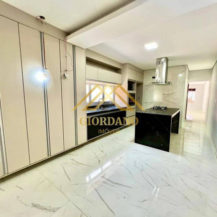 Imagem Sobrado com 3 Quartos à Venda, em Guilhermina - Praia Grande Imagem Sobrado com 3 Quartos à Venda, em Guilhermina - Praia Grande