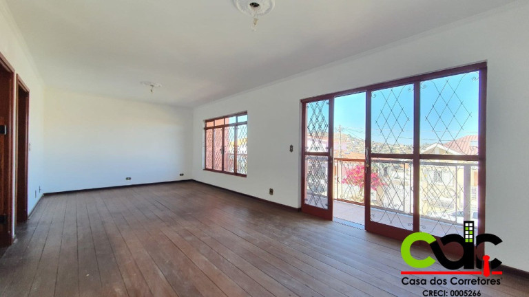 Imagem Casa com 3 Quartos à Venda, 358 m² em Parque Primavera - Poços De Caldas