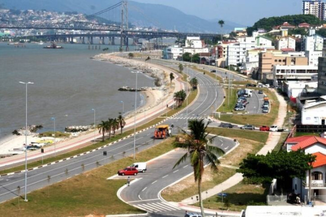 Imagem Sala Comercial à Venda, 761 m² em Estreito - Florianópolis Imagem Sala Comercial à Venda, 761 m² em Estreito - Florianópolis