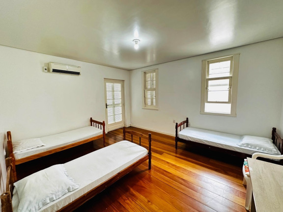Imagem Casa com 4 Quartos à Venda, 278 m² em Floresta - Porto Alegre Imagem Casa com 4 Quartos à Venda, 278 m² em Floresta - Porto Alegre