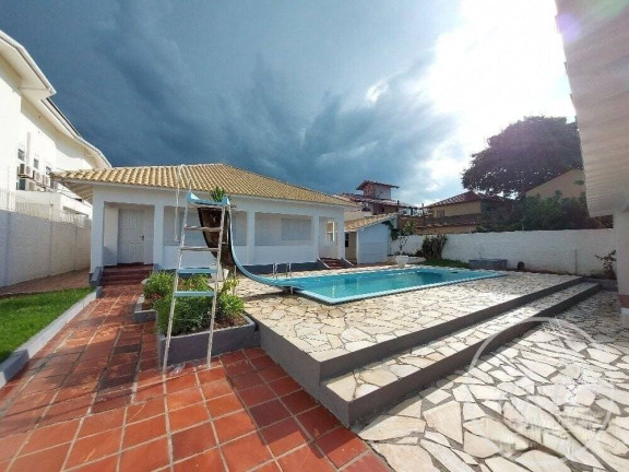 Imagem Casa com 3 Quartos à Venda, 261 m² em Balneário - Florianópolis Imagem Casa com 3 Quartos à Venda, 261 m² em Balneário - Florianópolis