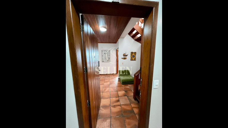 Imagem Cobertura com 4 Quartos à Venda, 203 m² em Ponta Das Canas - Florianópolis Imagem Cobertura com 4 Quartos à Venda, 203 m² em Ponta Das Canas - Florianópolis
