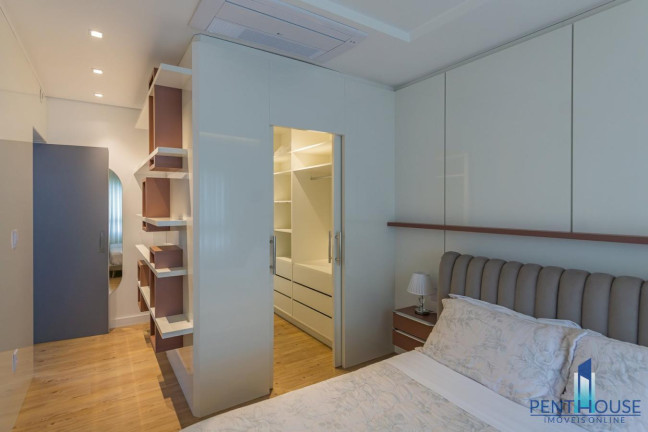 Imagem Casa com 4 Quartos à Venda, 390 m² em Centro - Camboriú Imagem Casa com 4 Quartos à Venda, 390 m² em Centro - Camboriú
