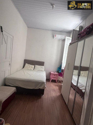 Imagem Casa com 3 Quartos à Venda, 216 m² em Centro - Pelotas Imagem Casa com 3 Quartos à Venda, 216 m² em Centro - Pelotas