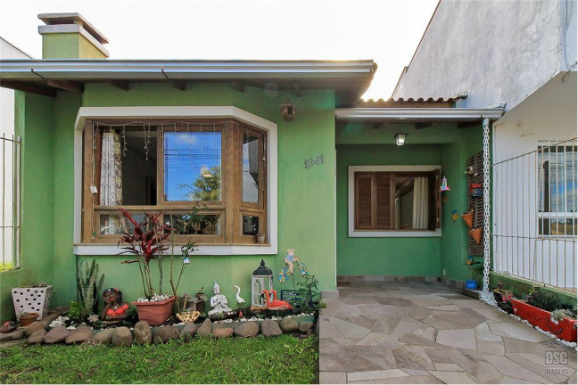 Casa com 2 Quartos à Venda,  em Hípica - Porto Alegre