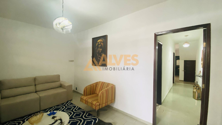 Imagem Casa com 4 Quartos à Venda, 200 m² em Capuchinhos - Feira De Santana