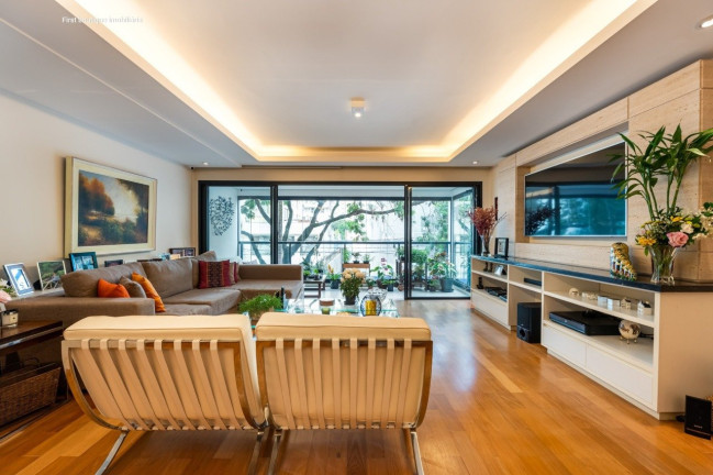 Apartamento com 3 Quartos à Venda,  em Vila Nova Conceição - São Paulo