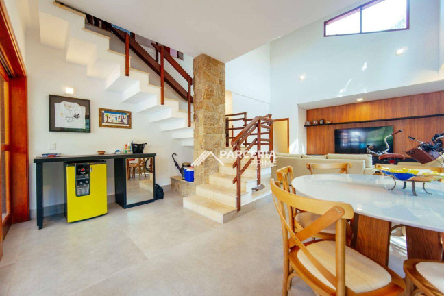 Imagem Casa com 6 Quartos à Venda, 334 m² em Riviera Módulo 19 - Bertioga Imagem Casa com 6 Quartos à Venda, 334 m² em Riviera Módulo 19 - Bertioga