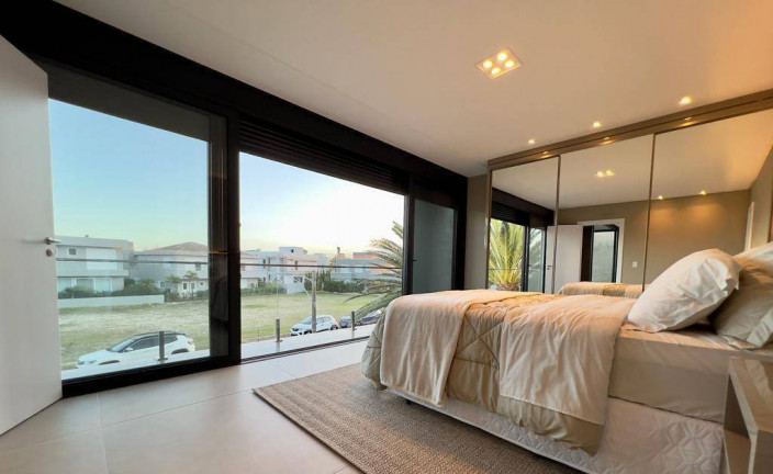 Imagem Casa de Condomínio com 5 Quartos à Venda, 350 m² em Xangri-lá Imagem Casa de Condomínio com 5 Quartos à Venda, 350 m² em Xangri-lá