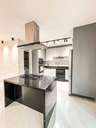 Imagem Sobrado com 4 Quartos à Venda, 340 m² em Massaguaçu - Caraguatatuba Imagem Sobrado com 4 Quartos à Venda, 340 m² em Massaguaçu - Caraguatatuba