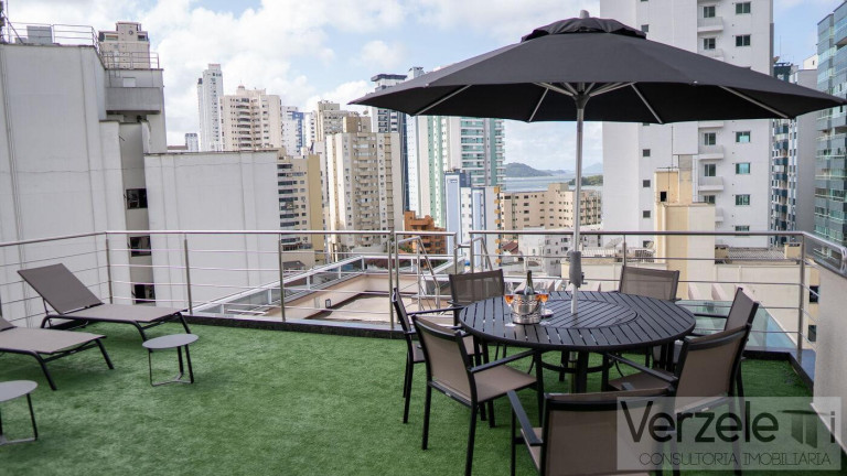 Imagem Apartamento com 4 Quartos para Temporada, 250 m² em Centro - Balneário Camboriú Imagem Apartamento com 4 Quartos para Temporada, 250 m² em Centro - Balneário Camboriú