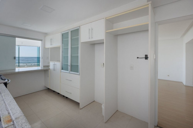 Imagem Apartamento com 3 Quartos para Alugar, 100 m² em Centro - Balneário Camboriú Imagem Apartamento com 3 Quartos para Alugar, 100 m² em Centro - Balneário Camboriú
