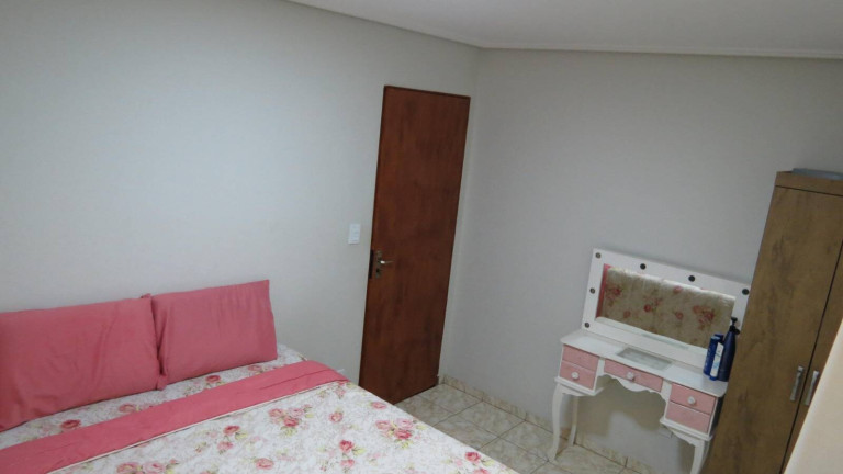 Imagem Casa com 3 Quartos à Venda, 250 m² em Jardim Santo André - São Paulo Imagem Casa com 3 Quartos à Venda, 250 m² em Jardim Santo André - São Paulo
