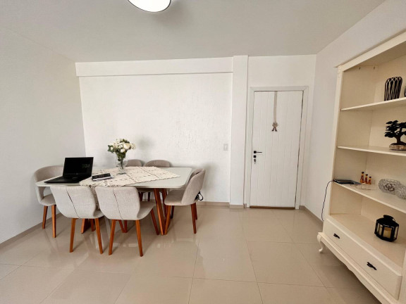 Imagem Apartamento com 2 Quartos à Venda, 76 m² em Abraão - Florianópolis