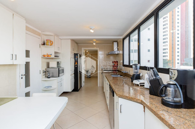 Imagem Apartamento com 4 Quartos à Venda, 200 m² em Moema - São Paulo Imagem Apartamento com 4 Quartos à Venda, 200 m² em Moema - São Paulo