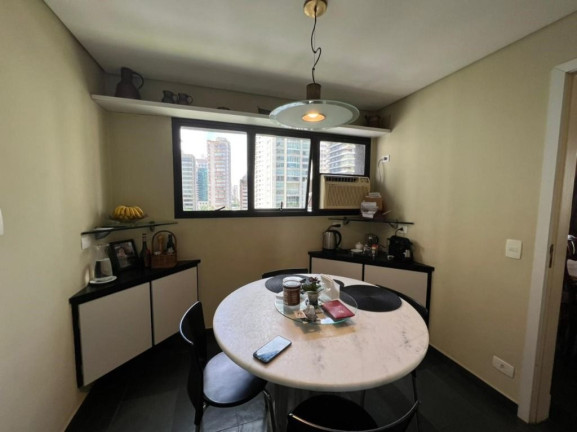 Imagem Apartamento com 3 Quartos à Venda, 220 m² em Itaim Bibi - São Paulo