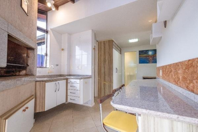 Imagem Sobrado com 3 Quartos à Venda, 160 m² em Cachoeira Do Bom Jesus - Florianópolis