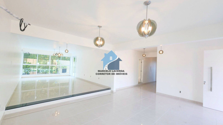 Imagem Casa com 4 Quartos à Venda, 440 m² em Manaus Imagem Casa com 4 Quartos à Venda, 440 m² em Manaus