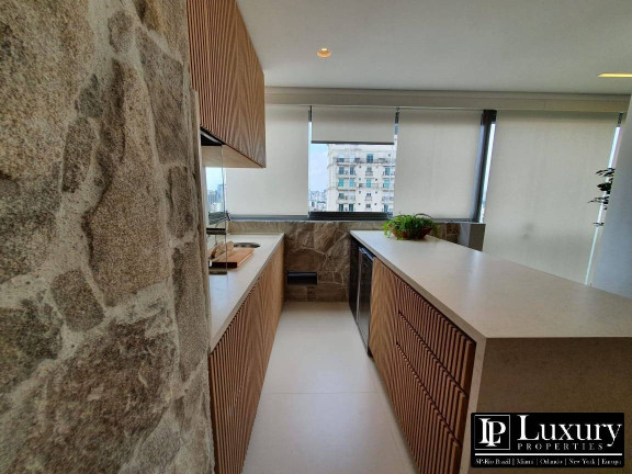 Imagem Apartamento com 3 Quartos à Venda, 251 m² em Vila Nova Conceição - São Paulo Imagem Apartamento com 3 Quartos à Venda, 251 m² em Vila Nova Conceição - São Paulo