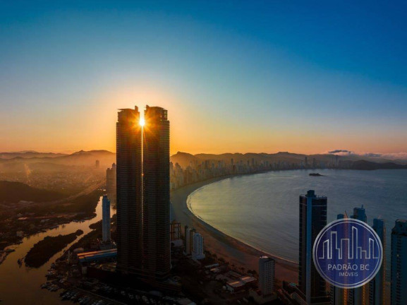 Imagem Apartamento com 4 Quartos à Venda, 261 m² em Centro - Balneário Camboriú Imagem Apartamento com 4 Quartos à Venda, 261 m² em Centro - Balneário Camboriú
