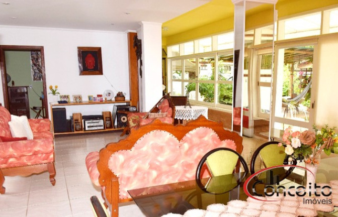 Imagem Casa com 9 Quartos à Venda, 420 m² em Jardim Samambaia - Ubatuba