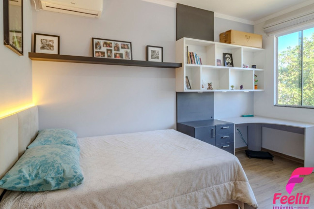Imagem Casa de Condomínio com 3 Quartos à Venda, 199 m² em São João Do Rio Vermelho - Florianópolis