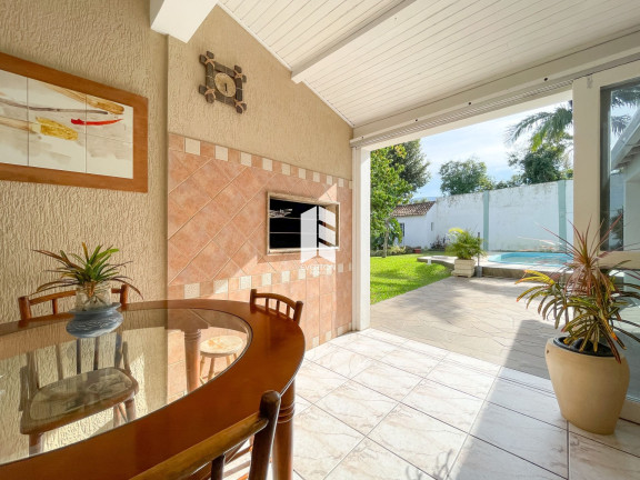 Imagem Casa com 3 Quartos à Venda, 150 m² em Camobi - Santa Maria