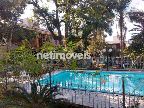 Imagem Casa com 6 Quartos à Venda, 817 m² em Trindade - Florianópolis