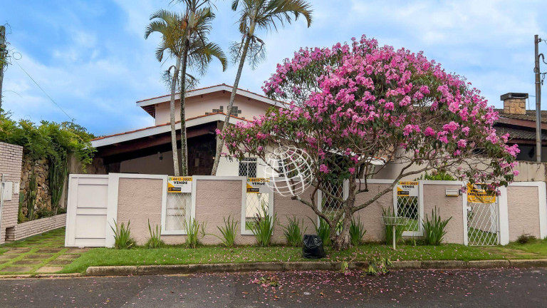 Casa com 3 Quartos à Venda ou Locação, 302 m² em Jardim Itaperi - Atibaia